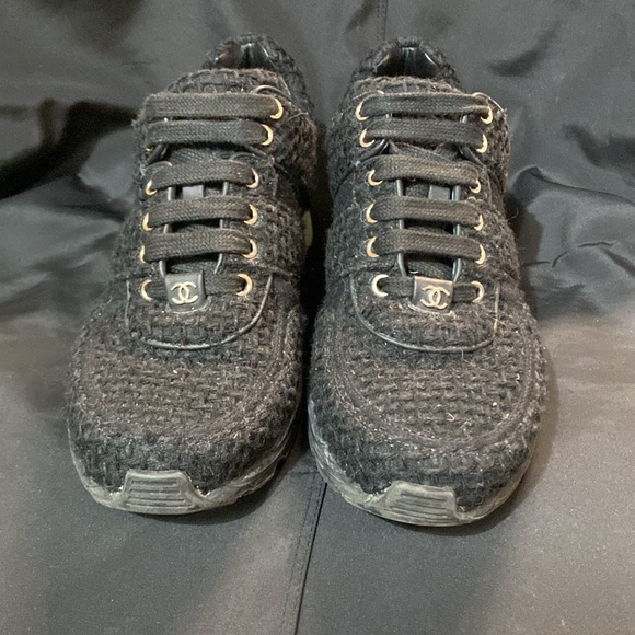 Chanel - Picture 2 of 9